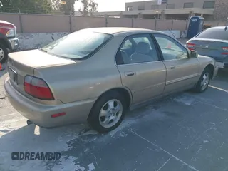1997 Honda Accord Special Edition с VIN 1HGCD560XVA153364, выставлен на аукционе IAAI как лот 42428850 с пробегом 146 538 миль миль и . История ставок и продаж доступна на DreamBid. Изображение 4.