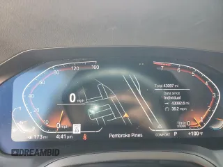 2022 BMW 2 Series 230i z VIN 3MW23CM06N8C59212, wystawiony jako Copart lot #59543875 z przebiegiem 43 097 mil mil oraz Szkoda całkowita • Salvage title. Historia ofert i sprzedaży dostępna na DreamBid. Obrazek 9.