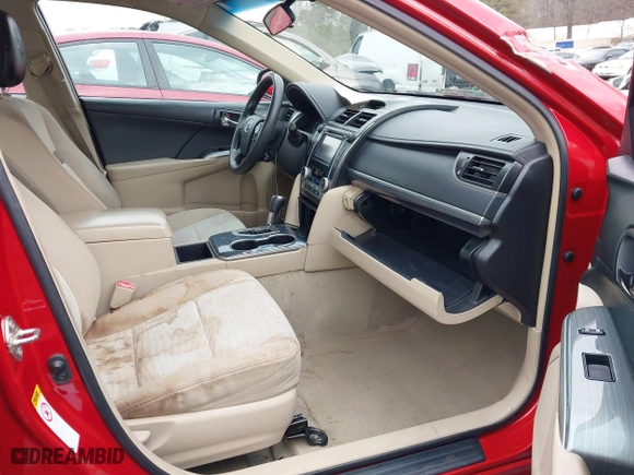 2014 Toyota Camry Hybrid LE with VIN 4T1BD1FK3EU102156, listed as a IAAI auction lot 41508170 with 164,671 mi miles. Bid and sale history available at carsss.com. Image 5.