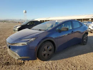2023 Toyota Prius LE z VIN JTDACAAU2P3006846, wystawiony jako Copart lot #70896663 z przebiegiem 7 742 mil mil oraz Szkoda całkowita • Salvage title. Historia ofert i sprzedaży dostępna na DreamBid. Obrazek 1.