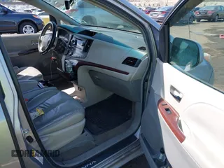 2011 Toyota Sienna XLE AAS с VIN 5TDYK3DC1BS142229, выставлен на аукционе IAAI как лот 42076380 с пробегом 132 768 миль миль и . История ставок и продаж доступна на DreamBid. Изображение 5.