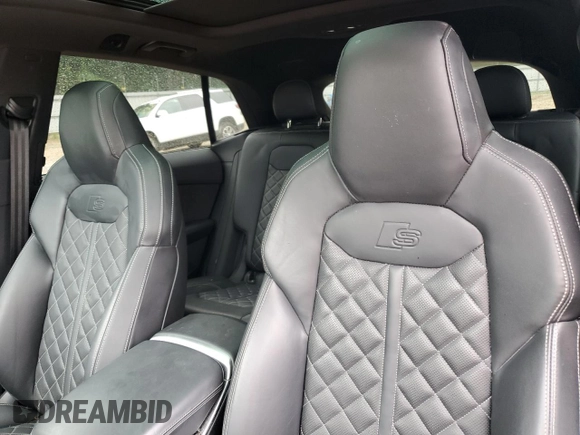 2021 Audi SQ8 Premium Plus z VIN WA1AWBF14MD028066, wystawiony jako Copart lot #63195873 z przebiegiem 30 644 mil mil oraz . Historia ofert i sprzedaży dostępna na DreamBid. Obrazek 10.