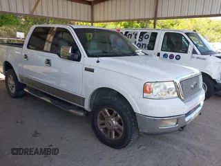 2004 Ford F-150 XLT with VIN 1FTPW14524KC73170, listed as a IAAI auction lot 41969766 with 172,241 mi miles. Bid and sale history available at carsss.com. Image 1.
