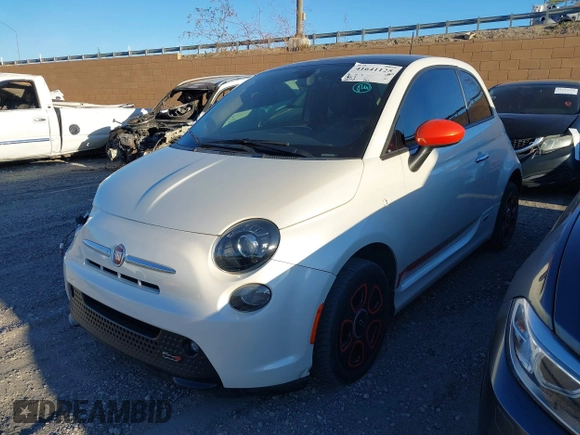 2018 FIAT 500e with VIN 3C3CFFGE9JT377399, listed as a IAAI auction lot 41641125 with 26,157 mi miles. Bid and sale history available at carsss.com. Image 2.