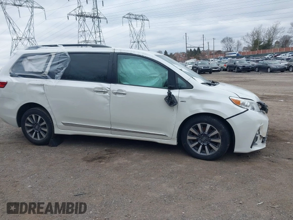 2018 Toyota Sienna XLE with VIN 5TDDZ3DC3JS197113, listed as a IAAI auction lot 41622680 with 70,308 mi miles. Bid and sale history available at carsss.com. Image 14.