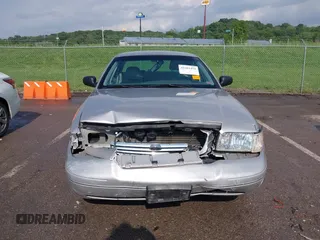 2004 Ford Crown Victoria LX с VIN 2FAFP74WX4X132788, выставлен на аукционе IAAI как лот 42282454 с пробегом 165 019 миль миль и . История ставок и продаж доступна на DreamBid. Изображение 12.
