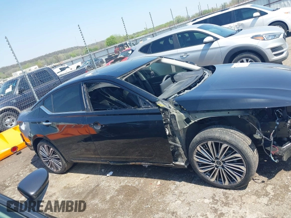 2023 Nissan Altima SL with VIN 1N4BL4EV1PN426102, listed as a IAAI auction lot 41972000 with 15,854 mi miles and . Bid and sale history available at DreamBid. Image 14.