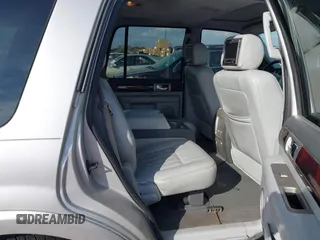 2005 Lincoln Navigator Luxury with VIN 5LMFU275X5LJ13111, listed as a IAAI auction lot 41498197 with Not Provided miles. Bid and sale history available at carsss.com. Image 8.