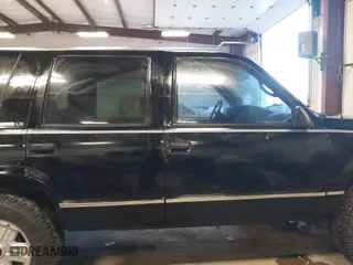 1996 Chevrolet Tahoe with VIN 1GNEK13R8TJ313125, listed as a IAAI auction lot 41361170 with 162,789 mi miles. Bid and sale history available at carsss.com. Image 13.