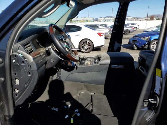 2021 Lexus LX 570 z VIN JTJDY7AX5M4339704, wystawiony jako Copart lot #84139994 z przebiegiem Nie podano mil oraz Czysty tytuł • Clean title. Historia ofert i sprzedaży dostępna na DreamBid. Obrazek 7.