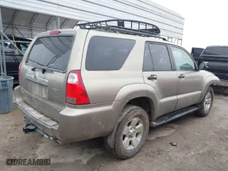 2006 Toyota 4Runner SR5 with VIN JTEZU14R668042933, listed as a IAAI auction lot 41407322 with 163,716 mi miles. Bid and sale history available at carsss.com. Image 4.