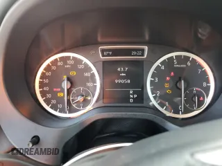 2018 Infiniti QX30 Luxury z VIN SJKCH5CP2JA057398, wystawiony jako Copart lot #54543755 z przebiegiem 99 058 mil mil oraz Tytuł czysty. Historia ofert i sprzedaży dostępna na DreamBid. Obrazek 9.
