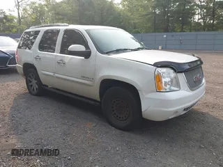 2008 GMC Yukon Denali z VIN 1GKFK63878J102480, wystawiony jako IAAI lot #42410257 z przebiegiem 258 841 mil mil oraz . Historia ofert i sprzedaży dostępna na DreamBid. Obrazek 1.