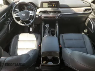 2020 Kia Telluride EX with VIN 5XYP3DHC6LG085291, listed as a Copart auction lot 60754565 with 7,695 mi miles and Salvage title. Bid and sale history available at DreamBid. Image 8.