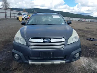 2014 Subaru Outback 2.5i with VIN 4S4BRBAC8E3287205, listed as a IAAI auction lot 41993636 with 207,959 mi miles. Bid and sale history available at carsss.com. Image 13.