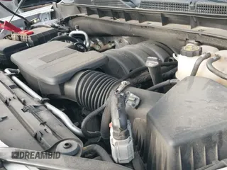 2022 GMC Yukon XL Denali z VIN 1GKS1JKL0NR185158, wystawiony jako IAAI lot #42642612 z przebiegiem Nie podano mil oraz . Historia ofert i sprzedaży dostępna na DreamBid. Obrazek 19.