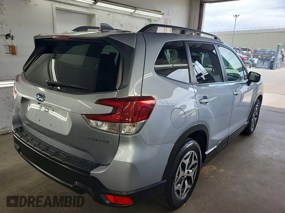 2019 Subaru Forester Premium with VIN JF2SKAGC7KH552139, listed as a IAAI auction lot 42566945 with 204,278 mi miles and . Bid and sale history available at DreamBid. Image 37.
