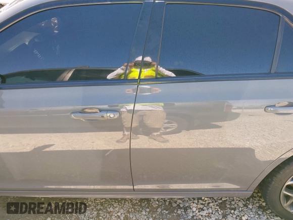 2018 Chrysler 300 S with VIN 2C3CCABG1JH170339, listed as a IAAI auction lot 41755567 with 145,175 mi miles and . Bid and sale history available at DreamBid. Image 14.