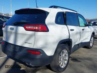 2016 Jeep Cherokee Sport with VIN 1C4PJMASXGW359186, listed as a IAAI auction lot 41930264 with 32,581 mi miles. Bid and sale history available at carsss.com. Image 4.
