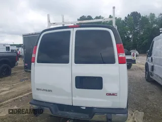 2018 GMC Savana Cargo with VIN 1GTW7AFGXJ1910704, listed as a IAAI auction lot 40924087 with 142,697 mi miles. Bid and sale history available at carsss.com. Image 16.