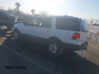 2003 Ford Expedition Special Service with VIN 1FMPU16LX3LB18730, listed as a IAAI auction lot 41291375 with 203,841 mi miles. Bid and sale history available at carsss.com. Image 3.