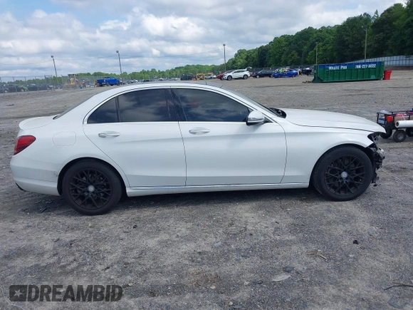 2016 Mercedes-Benz C 300 z VIN 55SWF4JB3GU163946, wystawiony jako IAAI lot #42364271 z przebiegiem 135 157 mil mil oraz . Historia ofert i sprzedaży dostępna na DreamBid. Obrazek 14.