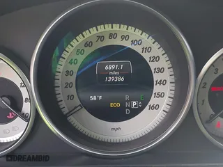 2014 Mercedes-Benz E-Class E 350 Luxury with VIN WDDHF8JB0EA850671, listed as a IAAI auction lot 41935999 with 139,386 mi miles. Bid and sale history available at carsss.com. Image 16.