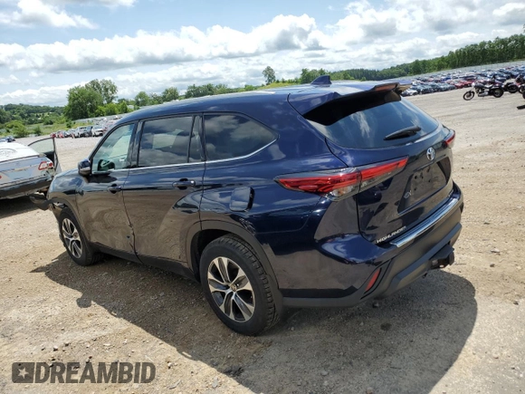 2022 Toyota Highlander XLE with VIN 5TDGZRBH3NS227229, listed as a Copart auction lot 62271585 with 92,883 mi miles and Salvage title. Bid and sale history available at DreamBid. Image 2.