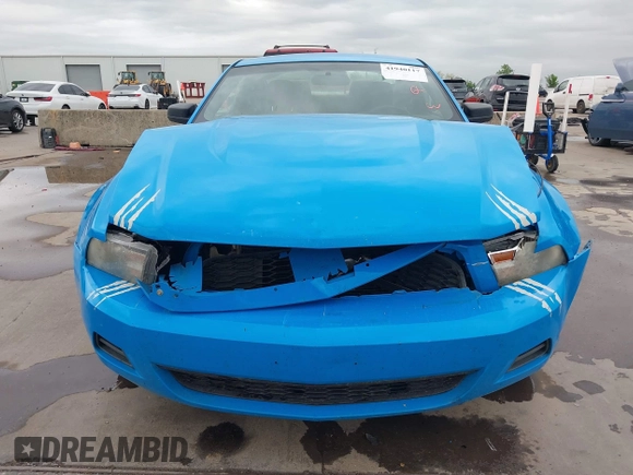 2011 Ford Mustang V6 z VIN 1ZVBP8AM2B5138727, wystawiony jako IAAI lot #41940117 z przebiegiem 173 824 mil mil oraz . Historia ofert i sprzedaży dostępna na DreamBid. Obrazek 6.