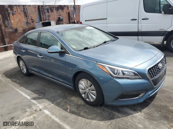 2016 Hyundai Sonata Hybrid SE with VIN KMHE24L10GA035696, listed as a Copart auction lot 54545245 with 89,920 mi miles and Clean Title. Bid and sale history available at carsss.com. Image 4.