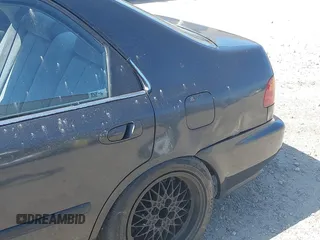 1992 Honda Civic DX z VIN 1HGEG8542NL032175, wystawiony jako IAAI lot #41852754 z przebiegiem 279 877 mil mil oraz . Historia ofert i sprzedaży dostępna na DreamBid. Obrazek 12.