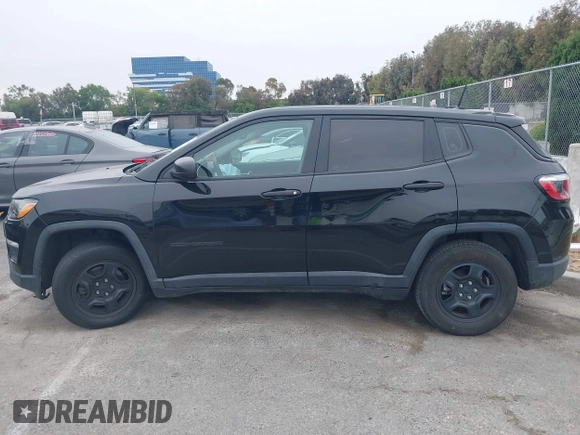 2018 Jeep Compass Sport z VIN 3C4NJCAB2JT250946, wystawiony jako IAAI lot #42444503 z przebiegiem 159 960 mil mil oraz . Historia ofert i sprzedaży dostępna na DreamBid. Obrazek 13.