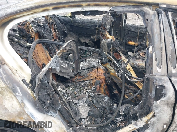 2020 BMW 5 Series 530i z VIN WBAJR3C01LWW66984, wystawiony jako IAAI lot #42244920 z przebiegiem Nie podano mil oraz . Historia ofert i sprzedaży dostępna na DreamBid. Obrazek 8.