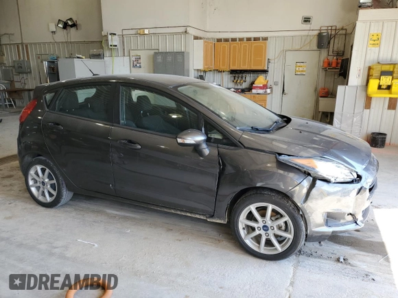 2019 Ford Fiesta SE z VIN 3FADP4EJ9KM159868, wystawiony jako Copart lot #58353995 z przebiegiem 87 940 mil mil oraz Szkoda całkowita • Salvage title. Historia ofert i sprzedaży dostępna na DreamBid. Obrazek 4.
