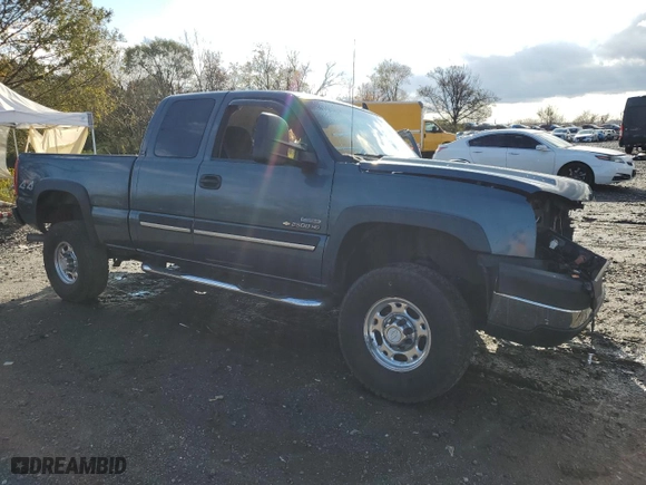 2007 Chevrolet Silverado 2500HD Classic LT1 with VIN 1GCHK29D17E142904, listed as a Copart auction lot 82322354 with 0 mi miles and Salvage Title. Bid and sale history available at carsss.com. Image 4.