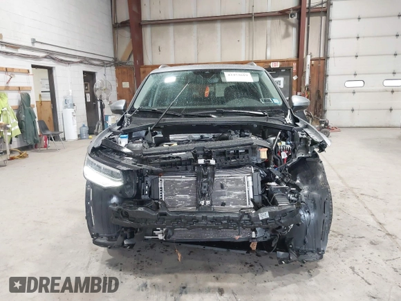 2024 Volkswagen Tiguan SE with VIN 3VVMB7AX8RM084483, listed as a IAAI auction lot 42452619 with 14,618 mi miles and . Bid and sale history available at DreamBid. Image 13.