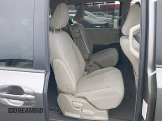 2018 Toyota Sienna LE Auto Access Seat with VIN 5TDKZ3DC1JS953593, listed as a IAAI auction lot 41478930 with 171,792 mi miles. Bid and sale history available at carsss.com. Image 8.