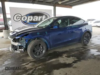 2024 Tesla Model Y с VIN 7SAYGDED2RF119770, выставлен на аукционе Copart как лот 53520875 с пробегом 6 712 миль миль и Списание • Salvage title. История ставок и продаж доступна на DreamBid. Изображение 1.