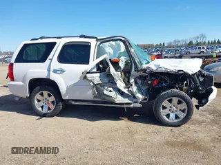2013 Chevrolet Tahoe LT with VIN 1GNSKBE02DR280326, listed as a IAAI auction lot 42051269 with Not provided miles and . Bid and sale history available at DreamBid. Image 13.