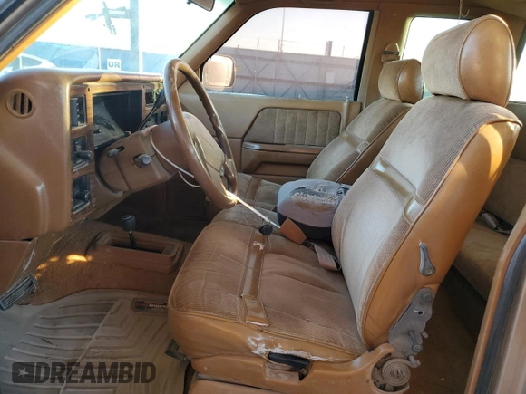 1993 Dodge Dakota z VIN 1B7GG23Y1PS228983, wystawiony jako Copart lot #86064534 z przebiegiem 237 006 mil mil oraz Szkoda całkowita • Salvage title. Historia ofert i sprzedaży dostępna na DreamBid. Obrazek 7.