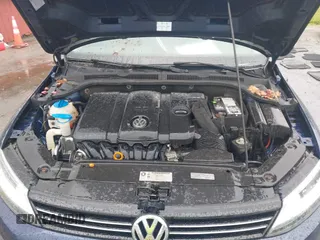 2013 Volkswagen Jetta SE with VIN 3VWDX7AJ0DM427871, listed as a IAAI auction lot 42264288 with 178,983 mi miles and . Bid and sale history available at DreamBid. Image 10.
