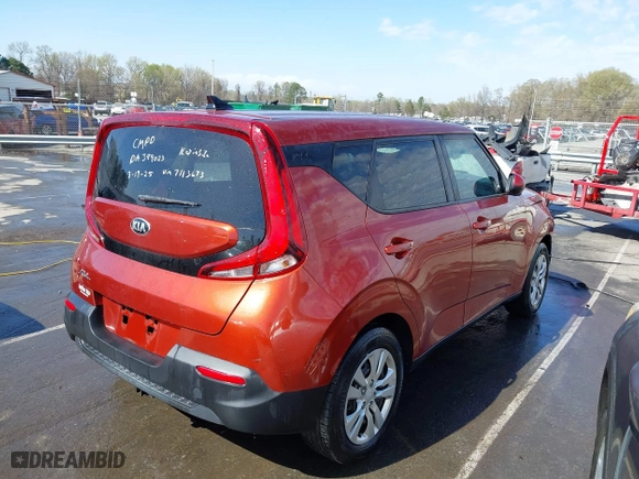 2020 Kia Soul LX with VIN KNDJ23AU4L7113673, listed as a IAAI auction lot 41847880 with 83,976 mi miles. Bid and sale history available at carsss.com. Image 4.