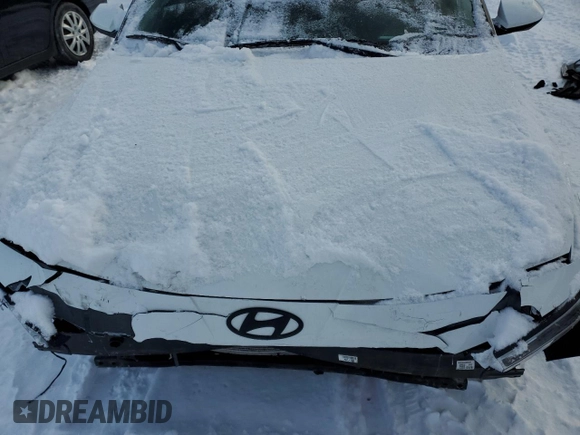 2024 Hyundai Elantra SEL z VIN KMHLM4DG0RU736051, wystawiony jako Copart lot #43045135 z przebiegiem 17 648 mil mil oraz Szkoda całkowita • Salvage title. Historia ofert i sprzedaży dostępna na DreamBid. Obrazek 11.