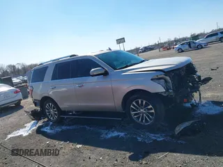 2018 Ford Expedition Limited with VIN 1FMJU1KT6JEA06679, listed as a IAAI auction lot 41675664 with 154,902 mi miles. Bid and sale history available at carsss.com. Image 13.