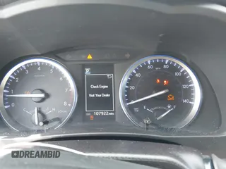 2019 Toyota Highlander SE with VIN 5TDKZRFH0KS557636, listed as a IAAI auction lot 42601100 with 107,922 mi miles and . Bid and sale history available at DreamBid. Image 7.