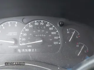 1996 Ford Explorer XL z VIN 1FMDU34XXTZA17284, wystawiony jako IAAI lot #42208106 z przebiegiem 167 098 mil mil oraz . Historia ofert i sprzedaży dostępna na DreamBid. Obrazek 7.