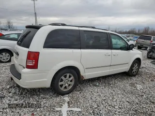 2010 Chrysler Town & Country Touring Plus with VIN 2A4RR8D10AR430966, listed as a Copart auction lot 55720095 with 170,128 mi miles and Clean Title. Bid and sale history available at DreamBid. Image 3.