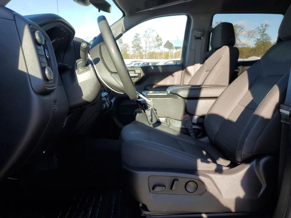 2024 Chevrolet Silverado 1500 Custom Trail Boss with VIN 3GCUDCED4RG140550, listed as a Copart auction lot 81046584 with 5,425 mi miles and Salvage Title. Bid and sale history available at carsss.com. Image 7.