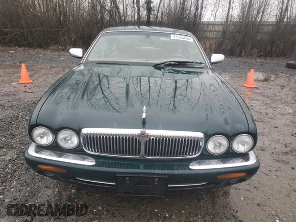 2000 Jaguar XJ with VIN SAJDA25BXYMF01667, listed as a Copart auction lot 41333495 with 102,291 mi miles and Clean Title. Bid and sale history available at DreamBid. Image 5.