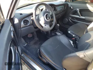 2004 MINI Hardtop with VIN WMWRC334X4TJ54215, listed as a Copart auction lot 46860695 with Not Provided miles and Salvage Title. Bid and sale history available at DreamBid. Image 8.